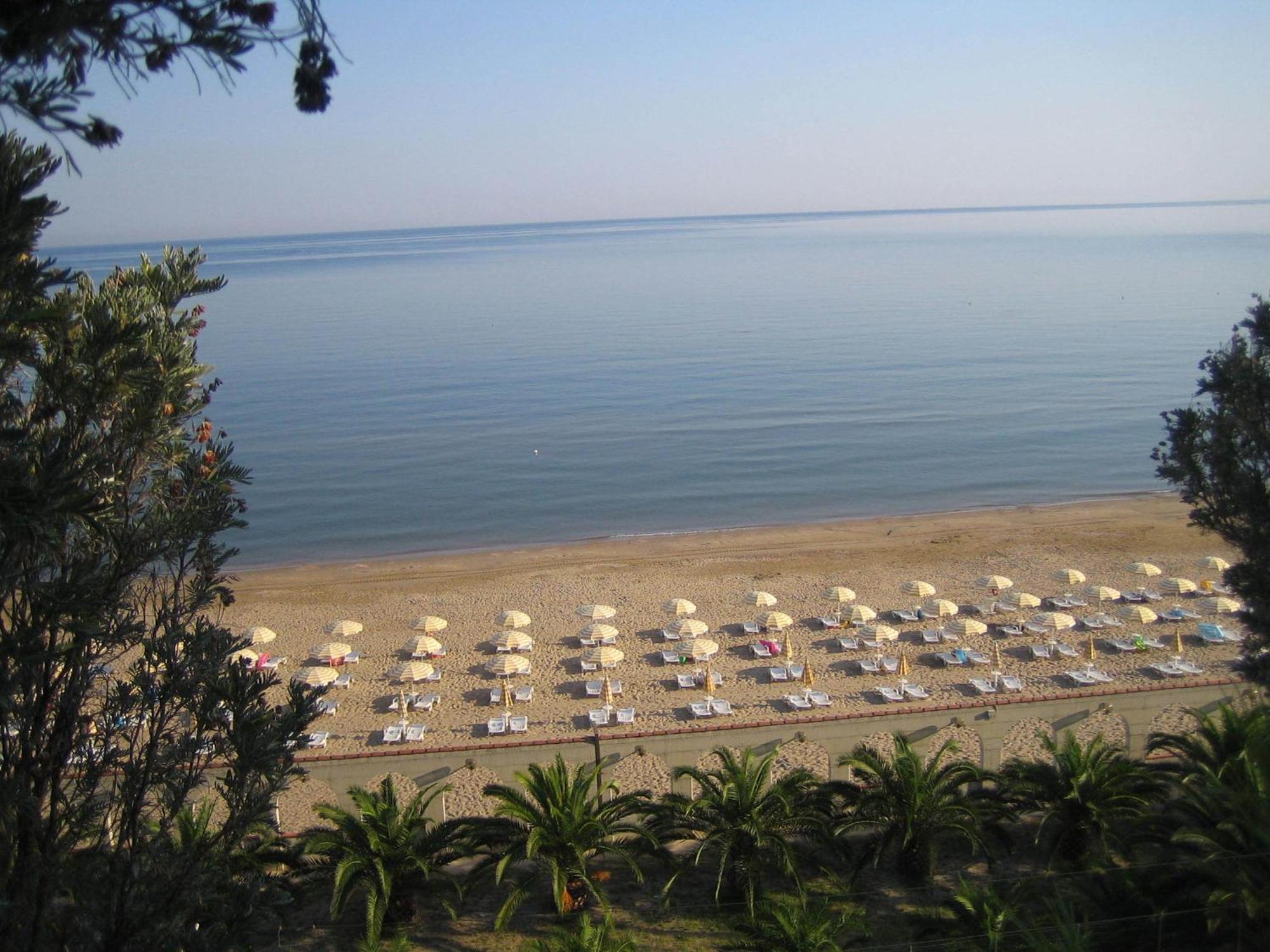 Villaggio Hotel Ripa Rodi Garganico Exterior photo